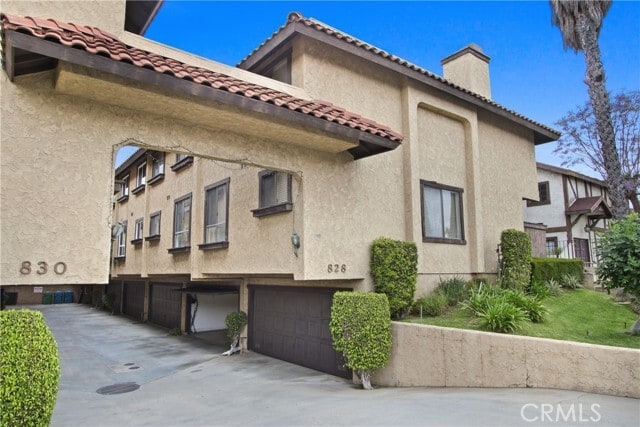 Building Photo - 828 N Garfield Ave