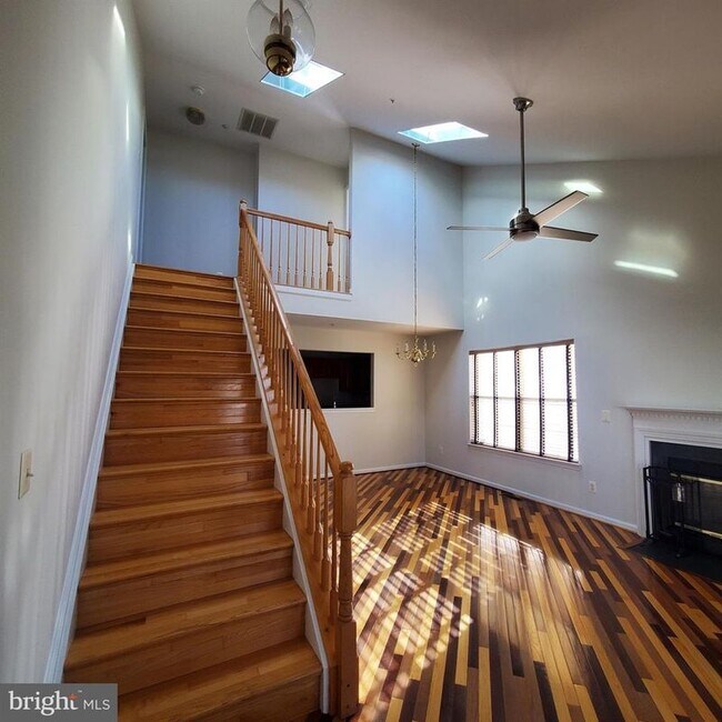 Building Photo - 16211 Ellipse Terrace