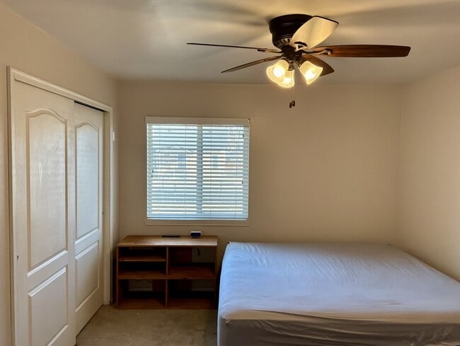 Building Photo - 385 Fir St