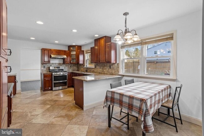 Building Photo - 410 Barby Ln