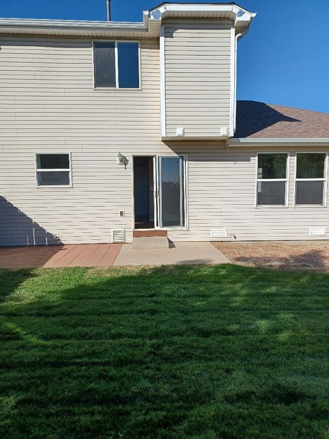 Building Photo - 3200 Rock Point Ct