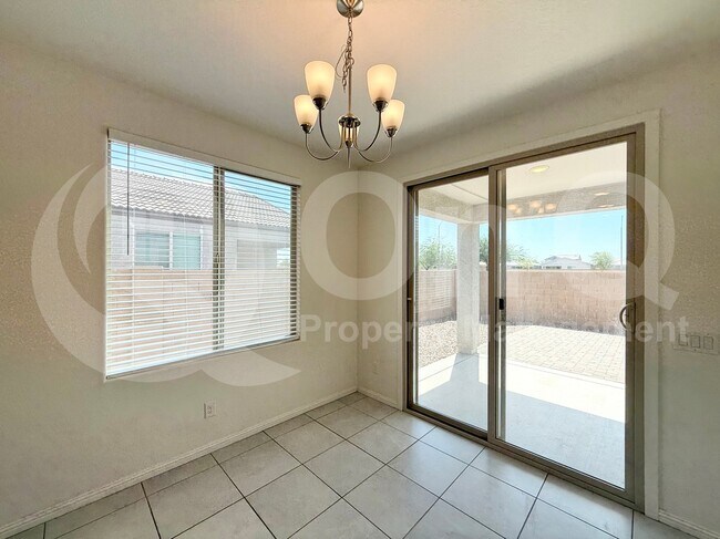 Building Photo - 747 W Nova Pl