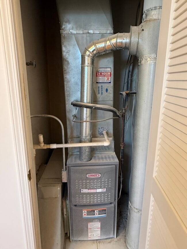 Building Photo - 5726 S King Dr