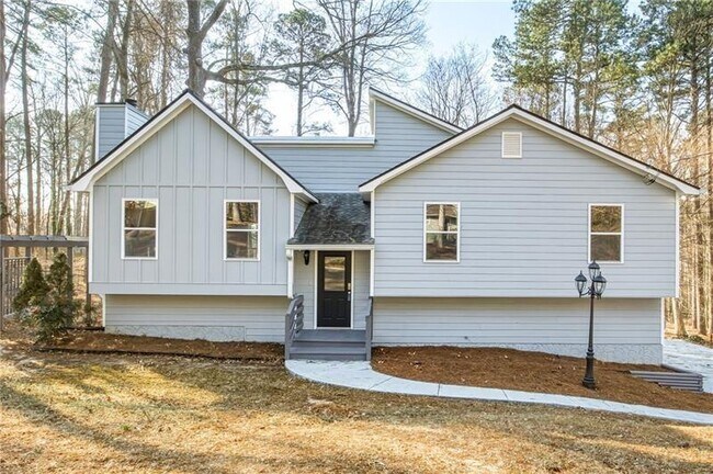 Building Photo - 5825 Stonehaven Dr NW
