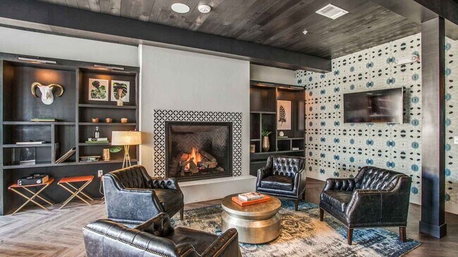 Building Photo - Over the top 1BR