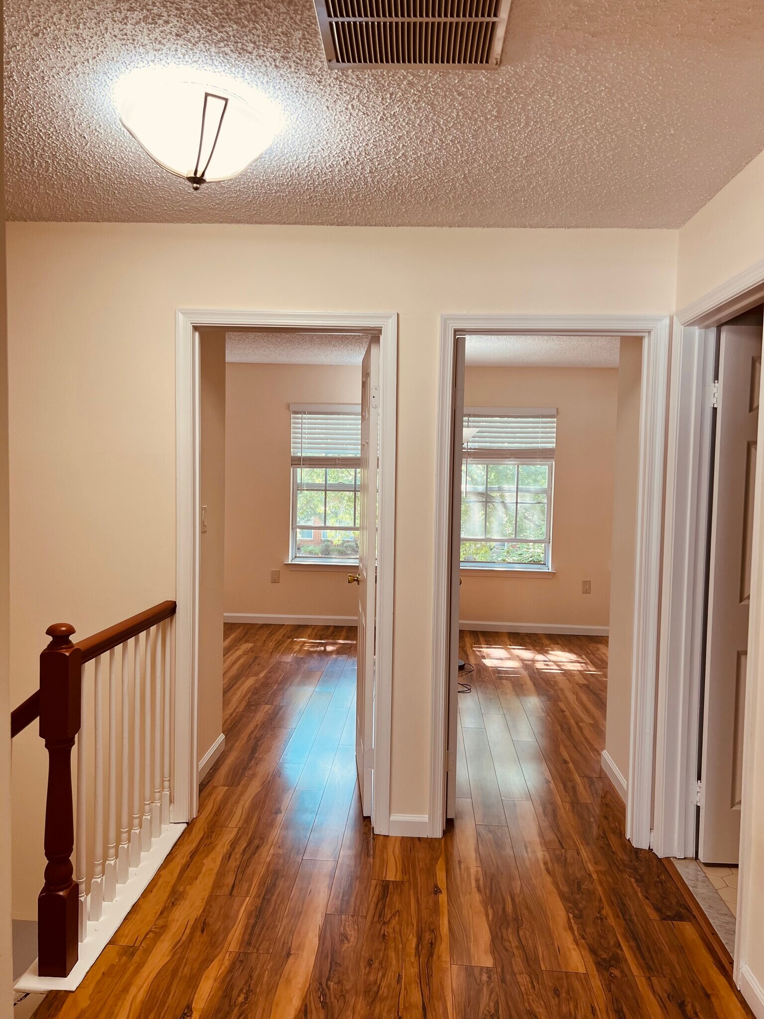 Building Photo - 25 Balboa Ln