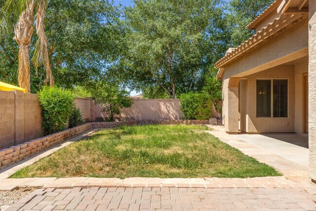 Building Photo - 2771 E Wisteria Dr