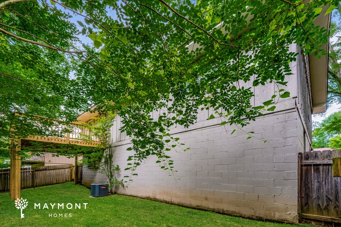 Building Photo - 1013 Sandy Brook Cir