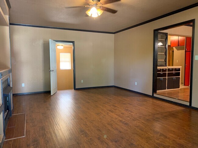 Building Photo - 3420 N 55th St
