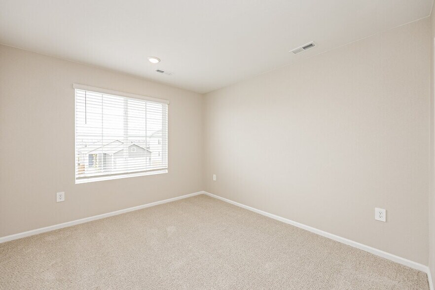 Building Photo - 11451 Lake Trout Dr