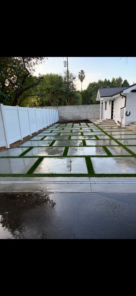 Building Photo - 22827 1/2 Calvert St