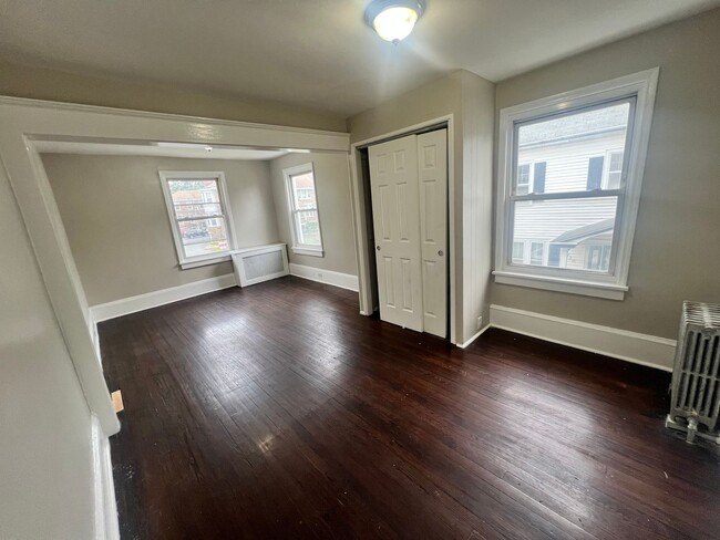 Building Photo - 936 Parkside Ave.