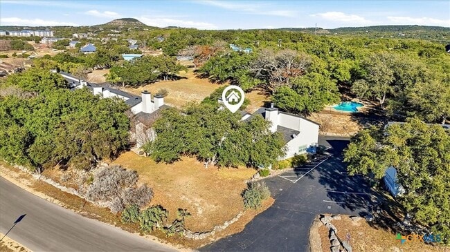 Building Photo - 1135 Parkview Dr