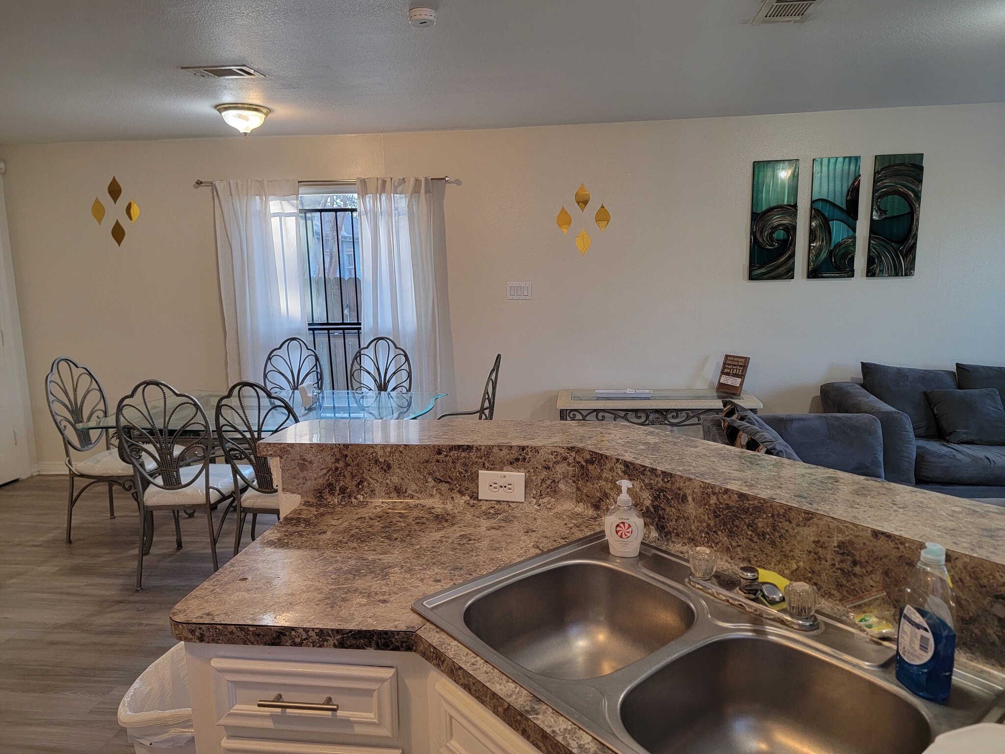 Building Photo - 3807 Lydia St