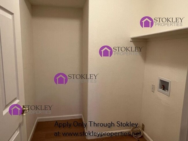 Building Photo - 1 Addison Ct