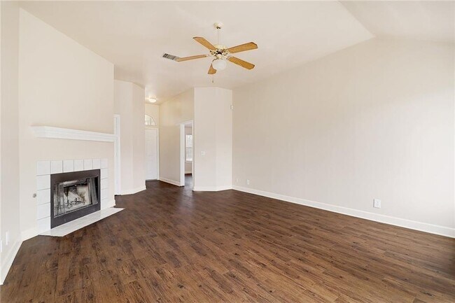 Building Photo - 202 Quail Cir
