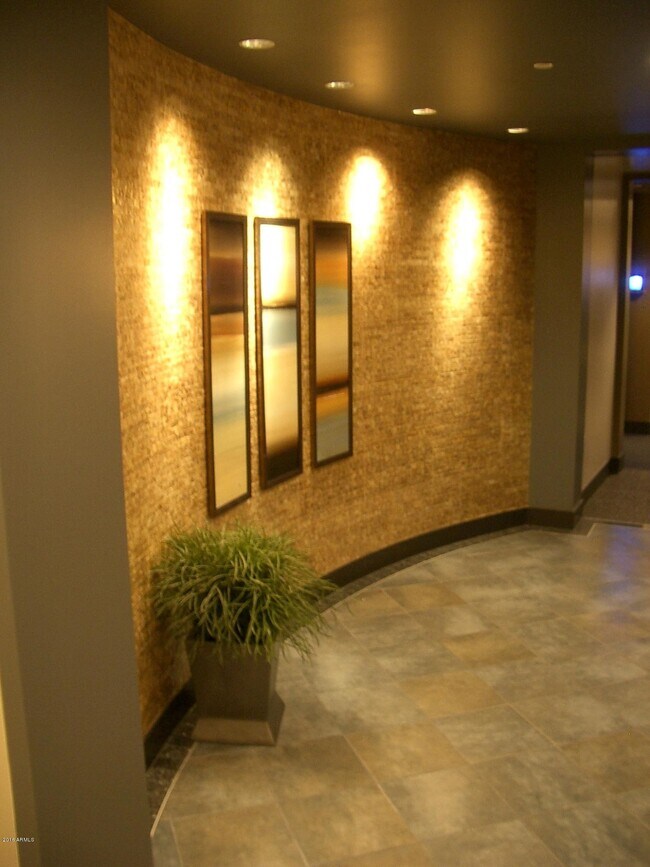 Building Photo - 140 E Rio Salado Pkwy