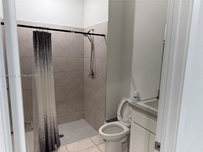 Building Photo - 1743 SE 9th Terrace