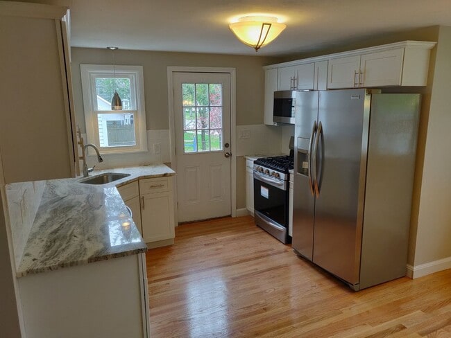 Building Photo - 5 Bedroom Home for Rent in Sixteen Acres