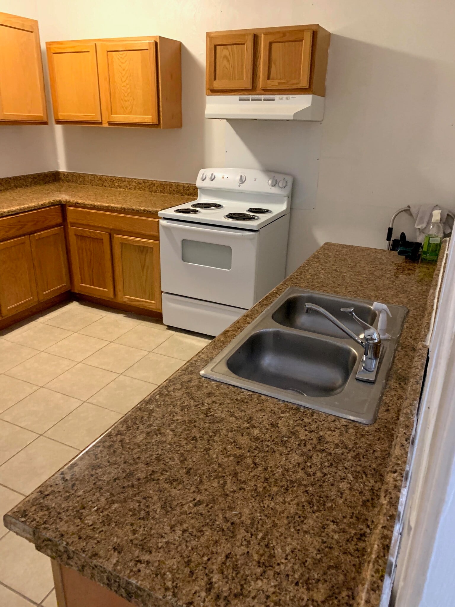 Building Photo - 2124 Queen St