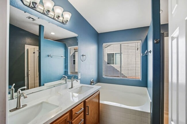 Building Photo - Beautifully Updated 3 Bedroom, Single Story North Las Vegas Home In Gated Community