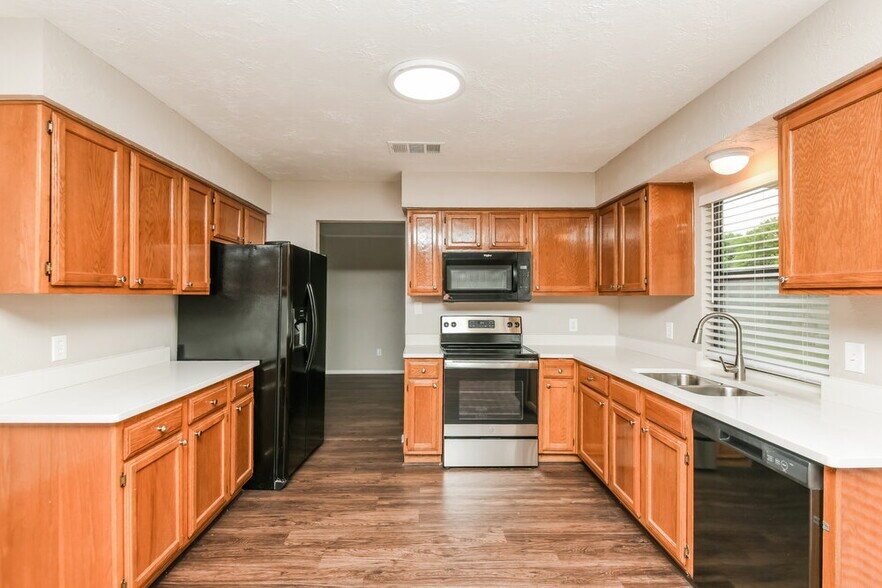 Building Photo - 3956 Wrenwood Dr