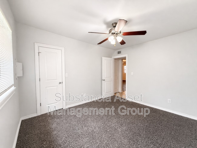 Building Photo - 1429 NW 24th St