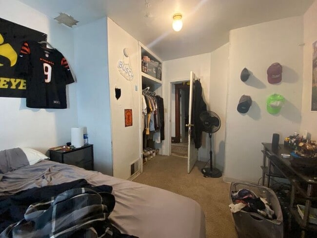 Building Photo - $625 | ROOMMATE WANTED | 7 Bedroom, 3 Bathroom House | Available for Immediate Move-In