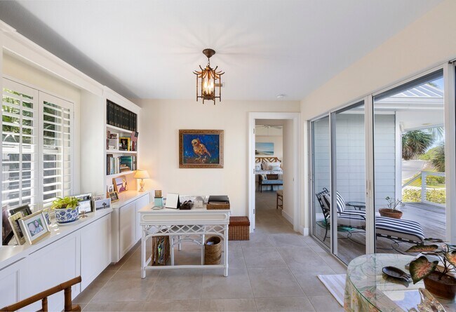 Building Photo - 264 Harbor Dr