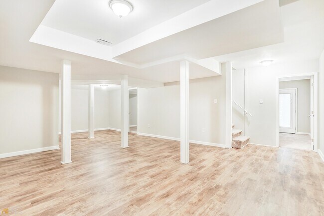 Building Photo - 1041 Avon Breeze Ct