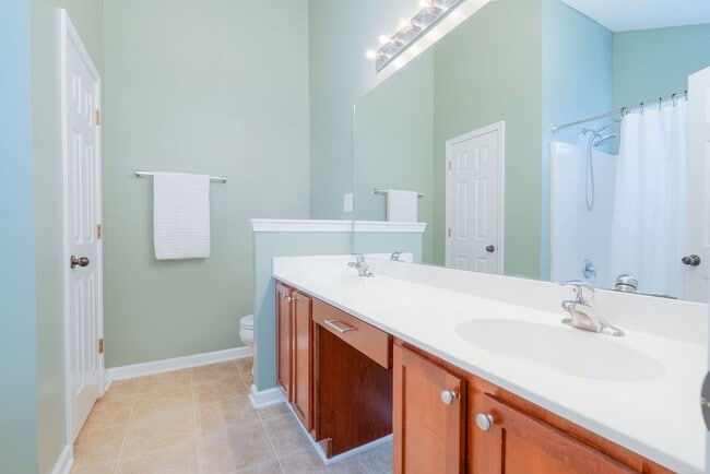 Building Photo - Serenity Meets Everyday Convenience!