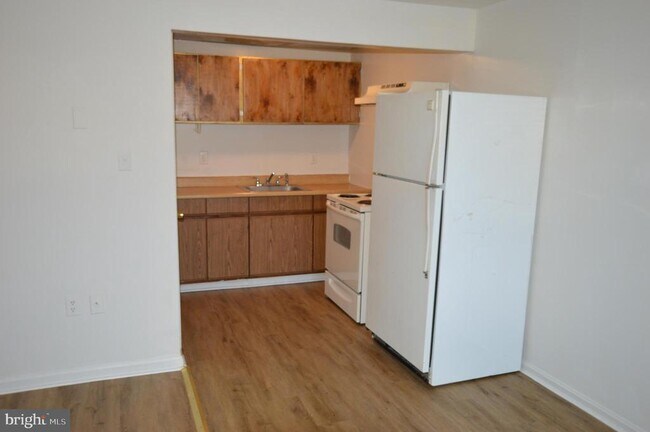 Building Photo - 109 S Bentz St