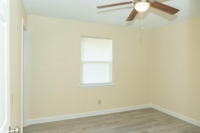 Building Photo - 705 Winton Ct