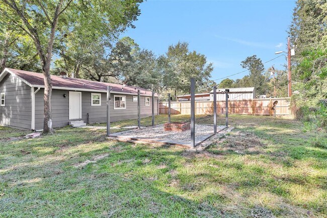Building Photo - 26424 Leisure Ln