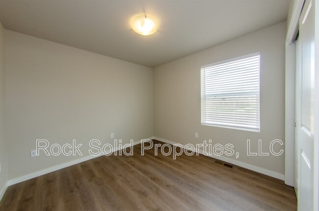 Building Photo - 1900 Good Hearted Pl