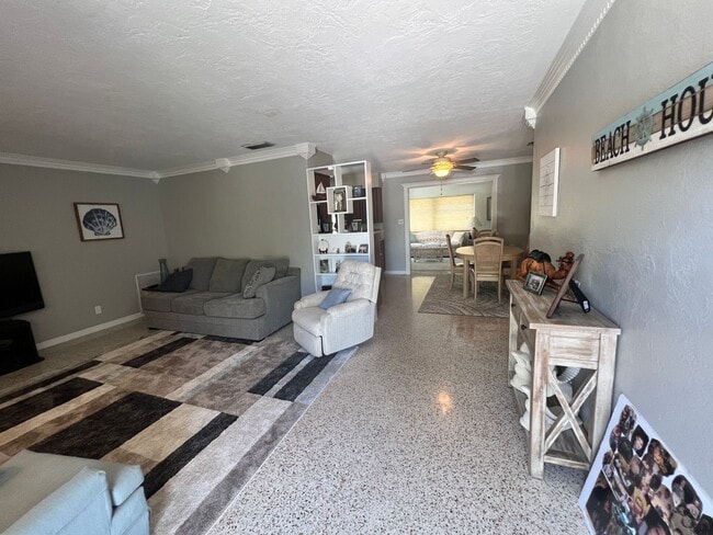 Building Photo - 6month Min. Gulfport High & Dry Home