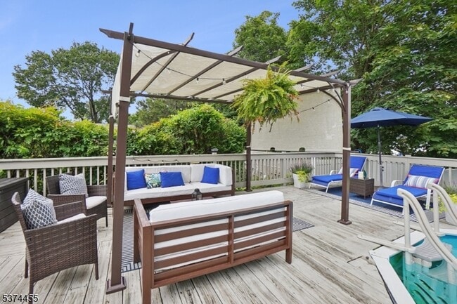 Building Photo - 51 Brookhill Ter