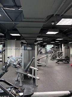 Building Photo - 3020 NE 32nd Ave