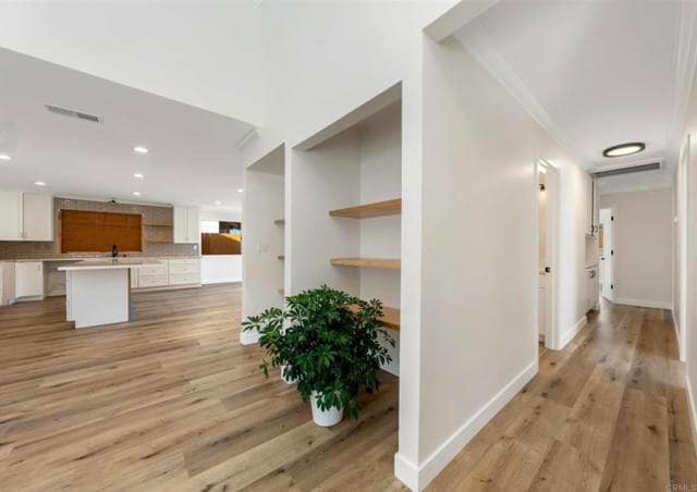 Building Photo - 748 Cholla Rd