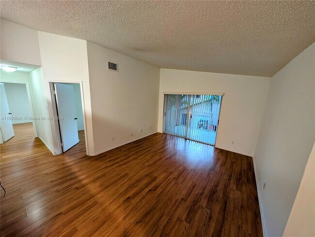 Building Photo - 10630 SW 157th Ct