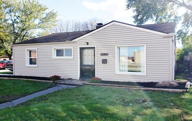 Building Photo - 2803 Normandy Rd