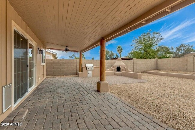 Building Photo - 6808 E Sandra Terrace
