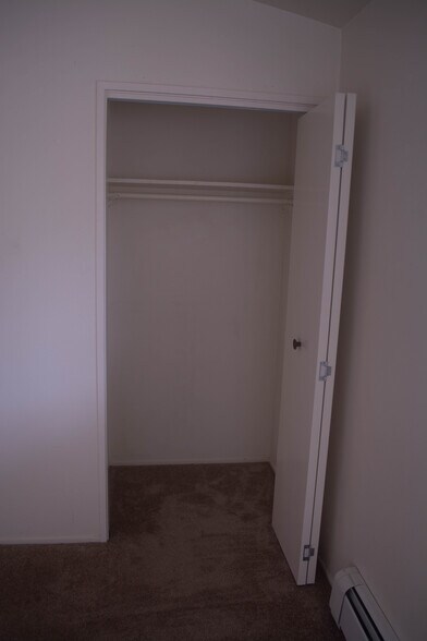 Rm6 Closet - 1709 Baker Ct