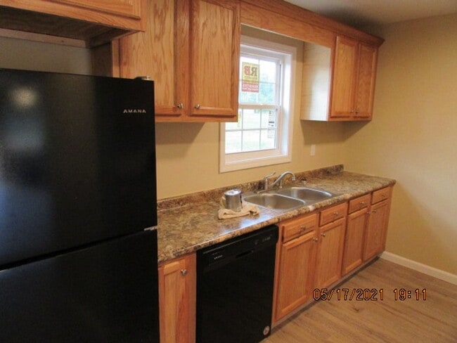 Building Photo - Close to Shaw AFB!