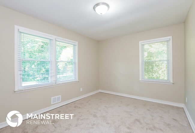 Building Photo - 418 Smyrna Powder Springs Rd SW