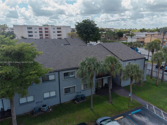 Building Photo - 7429 SW 152nd Ave