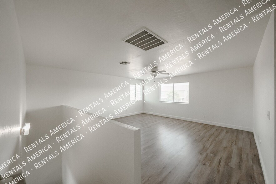 Building Photo - 7315 S 30th Ave