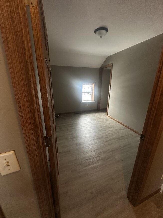 Building Photo - 118 N Wisconsin St