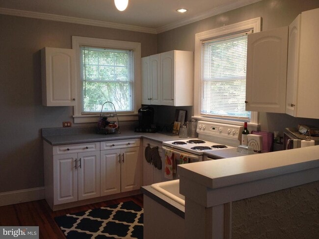 Building Photo - 1502 Greycourt Ave