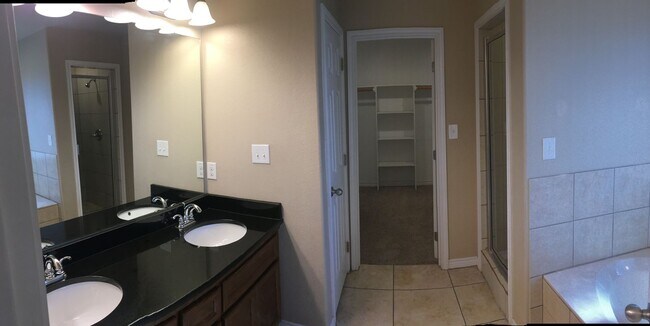 Building Photo - 244 Ariana Ct